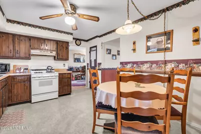 641 Seventh Avenue, Toms River Township, NJ 08757 - Photo 15