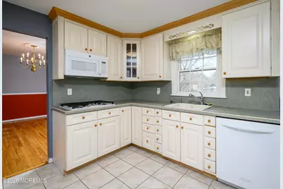 821 Middletown Lincroft Road, Middletown, NJ 07748 - Photo 15