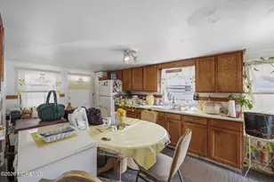 93 Center St, Freehold, NJ 07728 - Photo 5