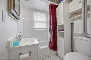 93 Center St, Freehold, NJ 07728 - Photo 17