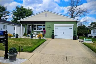 8 Beaumont Ct, Toms River Township, NJ 08757 - Photo 1