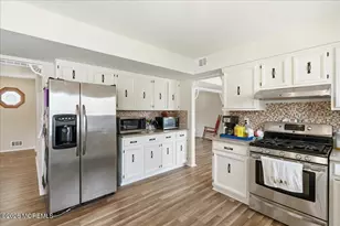 12 Holmes Ave, Monroe Township, NJ 08831 - Photo 17