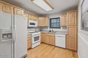 201 Larkspur Ln, Jackson, NJ 08527 - Photo 9