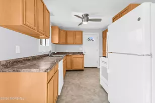 2 Bedle Pl, Highlands, NJ 07732 - Photo 9