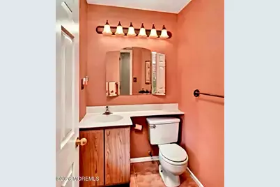 35 Breakwater Square, Freehold, NJ 07728 - Photo 9