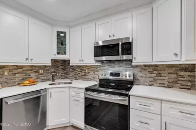 8 Manchester Court, Red Bank, NJ 07701 - Photo 13