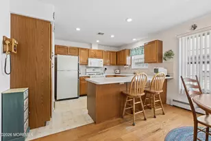 10 Stroud Ct, Toms River Township, NJ 08757 - Photo 5