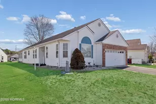 10 Stroud Ct, Toms River Township, NJ 08757 - Photo 1