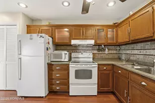 110 Henley Ct, Freehold, NJ 07728 - Photo 17