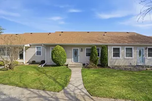 110 Henley Ct, Freehold, NJ 07728 - Photo 3