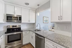 98C Berkshire Ct, Red Bank, NJ 07701 - Photo 5