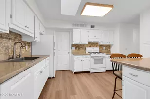 89 Oak Ln, Eatontown, NJ 07724 - Photo 5