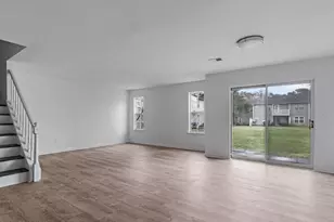 34 S Pointe Cir, Tinton Falls, NJ 07753 - Photo 5