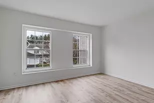 34 S Pointe Cir, Tinton Falls, NJ 07753 - Photo 9