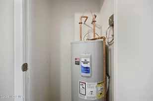 127 Amberly Dr, Manalapan Township, NJ 07726 - Photo 29