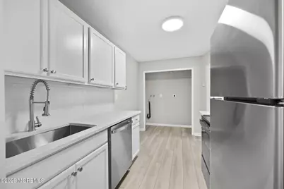 127 Amberly Drive #C, Manalapan Township, NJ 07726 - Photo 3