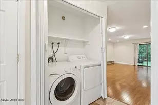 70 Overlook Way, Manalapan Township, NJ 07726 - Photo 17