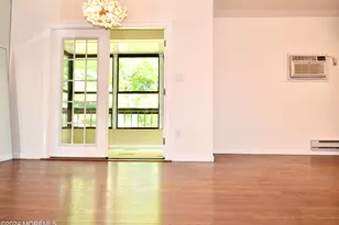 30 Meadow Green Cir, Manalapan Township, NJ 07726 - Photo 9