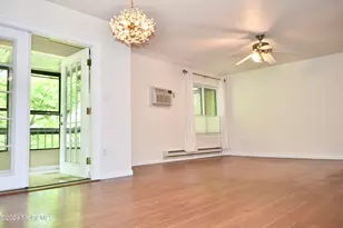 30 Meadow Green Cir, Manalapan Township, NJ 07726 - Photo 11