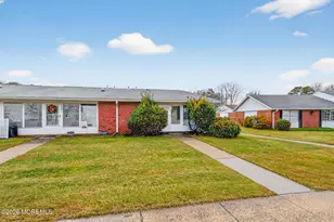 1207D Shetland Dr, Lakewood, NJ 08701 - Photo 3