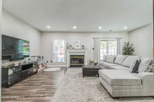 4 Vassar Pl, Morganville, NJ 07751 - Photo 9