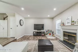 4 Vassar Pl, Morganville, NJ 07751 - Photo 11