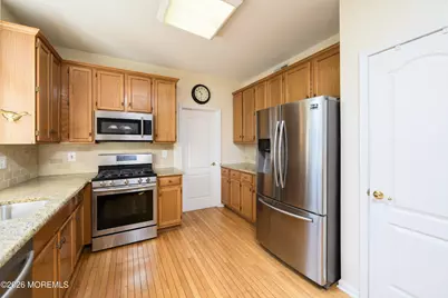 51 Outlook Lane, Freehold, NJ 07728 - Photo 13