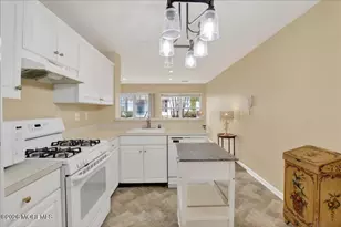 28 Golden Willows Ave, Lakewood, NJ 08701 - Photo 7