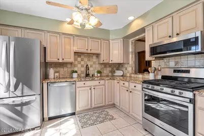 266 Gloucester Court, Aberdeen Township, NJ 07747 - Photo 5