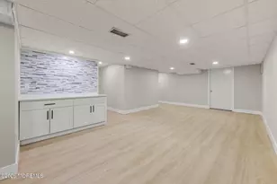 97 Windsor Dr, Eatontown, NJ 07724 - Photo 29