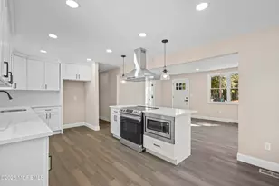 393 E Millstream Rd, Cream Ridge, NJ 08514 - Photo 9