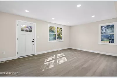 393 E Millstream Road, Cream Ridge, NJ 08514 - Photo 7