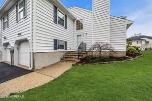 2202 Buckingham Cir, Middletown, NJ 07748 - Photo 15