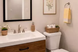 240 Medford Ct, Manalapan Township, NJ 07726 - Photo 5