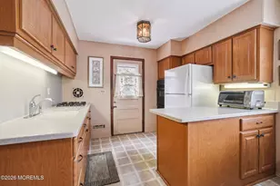 42 Parkview Dr, Hazlet Township, NJ 07730 - Photo 7