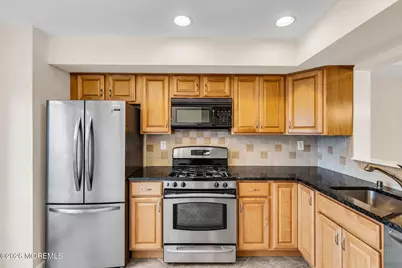 85 Dartmouth Place, Morganville, NJ 07751 - Photo 9