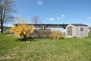 623 Sara Dr, Freehold, NJ 07728 - Photo 23