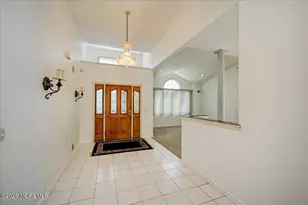 17 Umberland Pl, Monroe Township, NJ 08831 - Photo 3