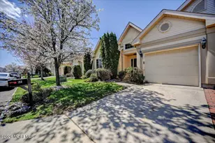 17 Umberland Pl, Monroe Township, NJ 08831 - Photo 19