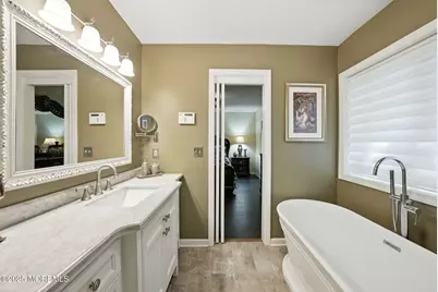 511 Burlington Road, Freehold, NJ 07728 - Photo 23