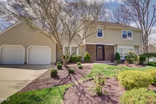 8 Sherman Ct, Manalapan Township, NJ 07726 - Photo 3