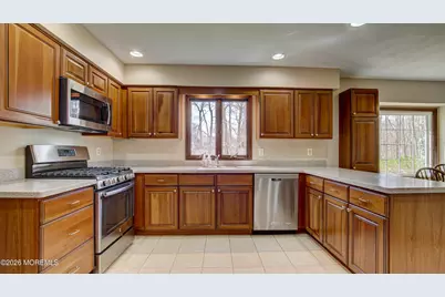 8 Sherman Court, Manalapan Township, NJ 07726 - Photo 13