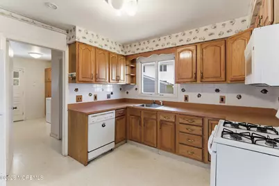 813 Roseld Avenue, Ocean, NJ 07712 - Photo 5