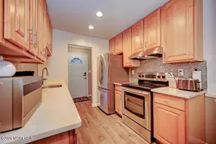 19 Pine Cluster Cir, Manalapan Township, NJ 07726 - Photo 11