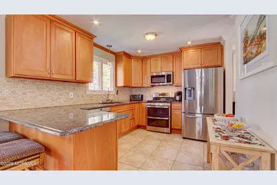 39 Royal Road, Freehold, NJ 07728 - Photo 17