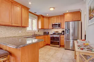 39 Royal Rd, Freehold, NJ 07728 - Photo 17