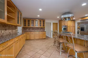 25 Dellwood Ct, Middletown, NJ 07748 - Photo 17