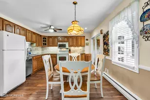 24 Calle De Elvira, Freehold, NJ 07728 - Photo 7