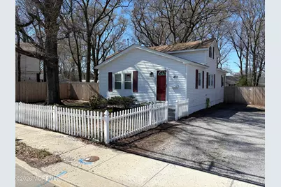 431 S Laurel Avenue, Hazlet Township, NJ 07734 - Photo 1
