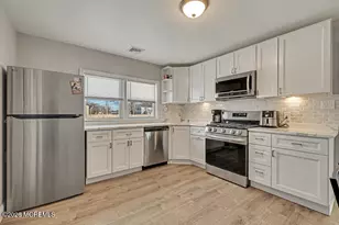 431 S Laurel Ave, Hazlet Township, NJ 07734 - Photo 9